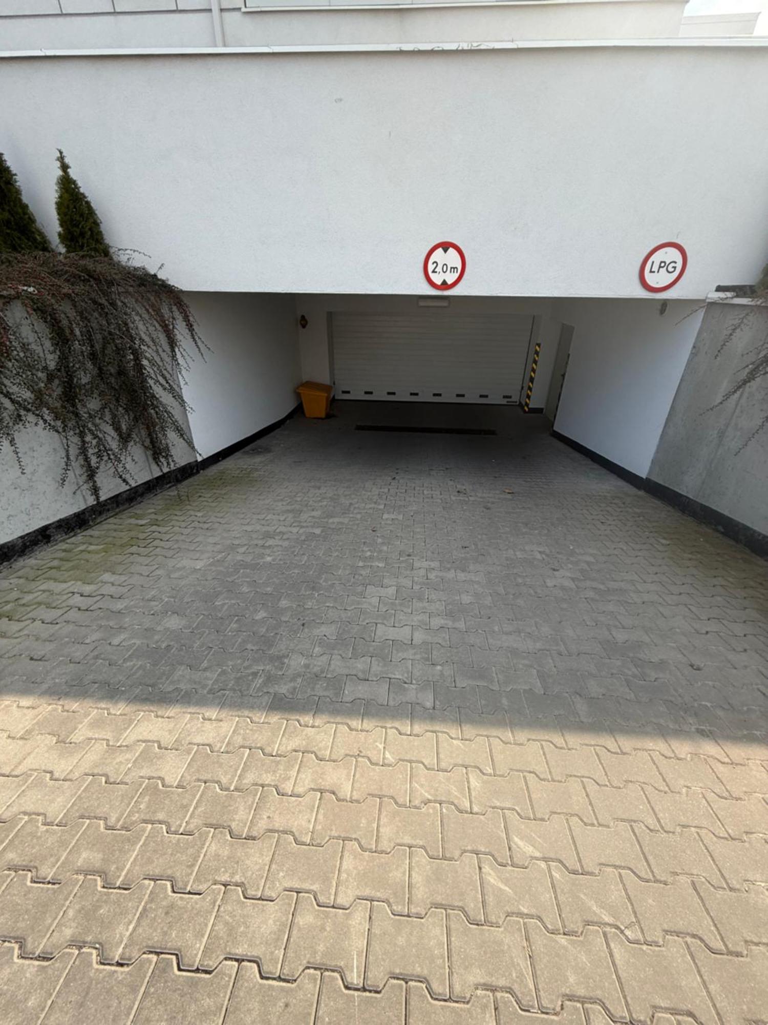 Prestige Z Prywatnym Parkingiem Apartment *